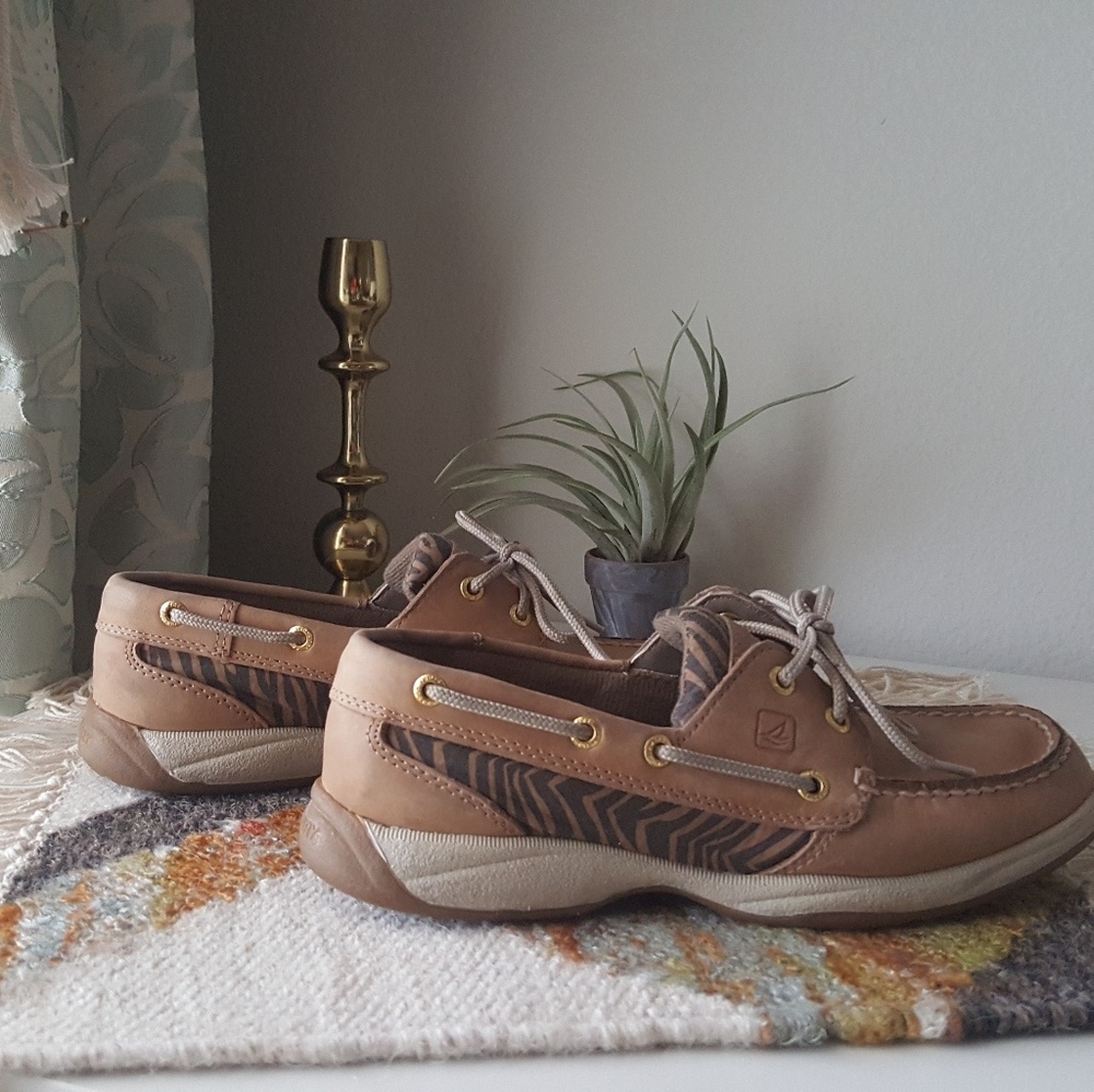 Sperry - Picture 3 of 5